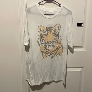 Tiger tshirt oversized